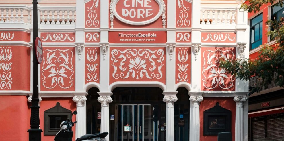 tom mrazek NjFcC1 44YM unsplash 1